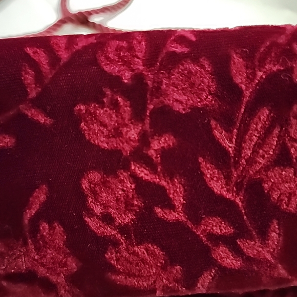 Laura Biagiotti Velvet Cross-body Burgandy Bag, Rose Pattern Imprint Appr 10x4.5 - Picture 4 of 16